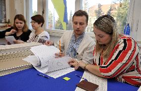 Ukrainian presidential elections at the Ukrainian consulate in Brno, election commission