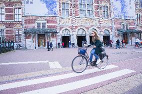 Netherlands, All Rembrandts, Rijksmuseum, bicyclist