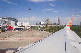 easyJet plane Airbus A320, Vaclav Havel Airport Prague, Ruzyne