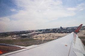 easyJet plane Airbus A320, Vaclav Havel Airport Prague, Ruzyne