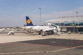 Lufthansa plane, Vaclav Havel Airport Prague, Ruzyne