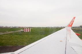 easyJet plane Airbus A320, Schiphol Airport, Amsterdam