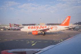 easyJet plane Airbus A320, Schiphol Airport, Amsterdam