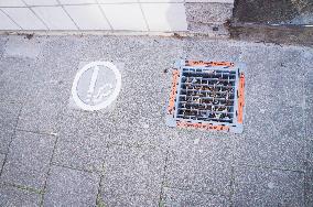 Amsterdam, street, pavement, ashtray