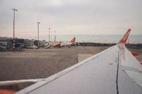 easyJet plane Airbus A320, Schiphol Airport, Amsterdam