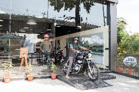 Jawa showroom, Jaipur, motorbike