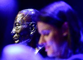 Nobel Prize holder Liu Xiaobo, bust, DOX