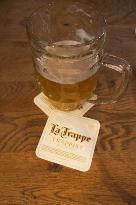 La Trappe Trappist, beer glass, half litre, De Koningshoeven Brewery, beer mat