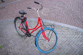 Swapfiets Bicycle, blue-tired bike