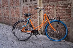 Swapfiets Bicycle, blue-tired bike