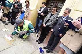 Daniel Meron, Jill Meron, Petr Papousek, Stolpersteine (stumbling blocks) of Lindenbaum family members