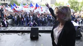 Marine Le Pen, demonstration against dictate of European Union, staged by SPD
