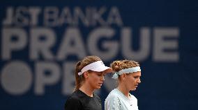 Barbora Stefkova, Lucie Safarova