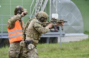 presentation of the 601st special force group, Hamry training base