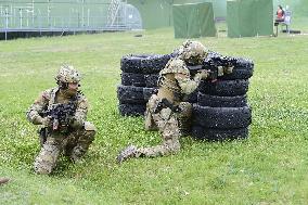 presentation of the 601st special force group, Hamry training base