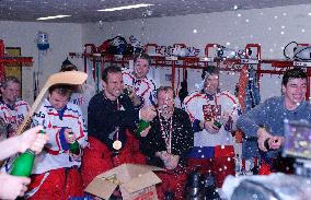 Adam Svoboda, Milan Hnilicka, Martin Rucinsky, Josef Vasicek, Martin Straka, Jaromir Jagr, Tomas Kaberle, Champions of the 2005 IIHF World Championship