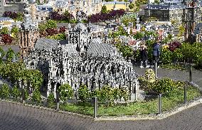 Miniature park Madurodam, tourists