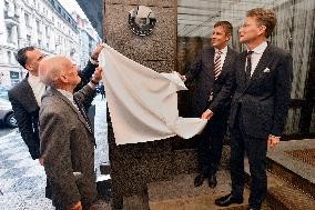 Michal Chour, Henry Warriner, Tomas Petricek, Nicholas Archer, Plaque remembering Doreen Warriner, Prague