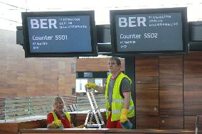 Berlin Brandenburg Airport, Flughafen Berlin Brandenburg Willy Brandt, terminal