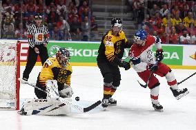 Philipp Grubauer, Marcel Noebels, Michal Repik