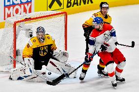 Philipp Grubauer, Marcel Noebels, Michal Repik