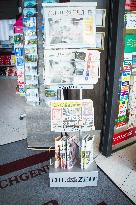 news stand, daily newspaper, Die Zeit, headline Strache und die Fallensteller