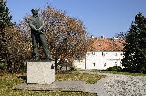 Antonin Dvorak memorial, statue