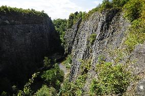 Mexiko quarry, limestone, lake