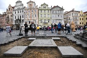 Renewal of Marian column starts in Prague centre