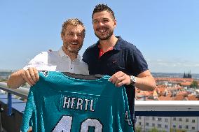 TOMAS HERTL, hokejista, sportovec, Robert Spalenka, agent