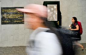 The Farewell Memorial at Prague's Main Station, deface