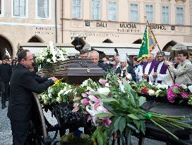 funeral of late dissident writer Stransky