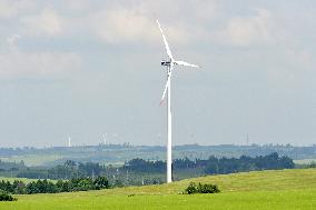 wind turbine, wind energy converter, wind farm