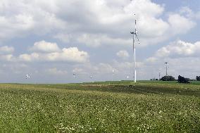 wind turbine, wind energy converter, wind farm