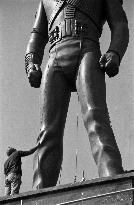 Michael Jackson, statue