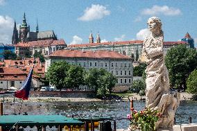 Renewal of Marian column starts in Prague centre