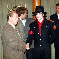 Vaclav Havel, Michael Jackson
