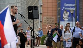 Mikulas Peksa, Czech expatriates in Belgium protest to support Czech demonstrations against PM Andrej Babis