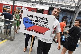 The largest Czech mass demonstration since 1989, Prague main railway station