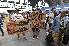 The largest Czech mass demonstration since 1989, Prague main railway station