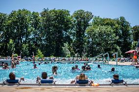 Flosna outdoor aquapark, swimming pool