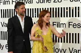 Julianne Moore, Bart Freundlich