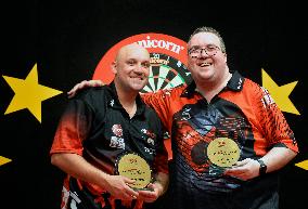 Jamie Hughes, Stephen Bunting