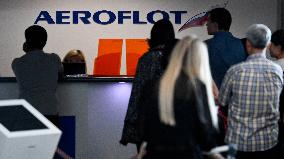 people are waiting for a change in the flight of the Russian airlines Aeroflot