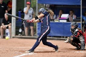 Eliska Stejskalova, Kelly De Lannoy