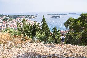 Hvar port, old town, tourists