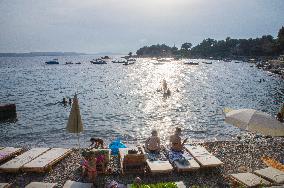 Hvar, promenade, swimming, tourists