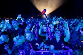 Bring Me The Horizon fans