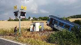 one dies, another seven injured in collision of van with train in Czech Republic