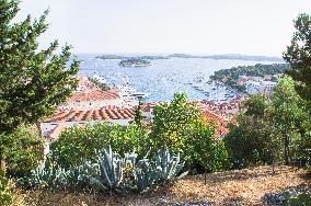 Hvar port, old town, tourists